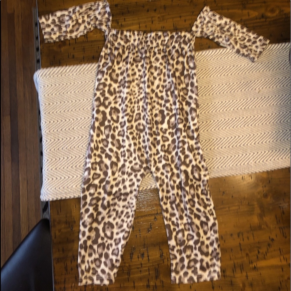 NWOT! Bailey’s Blossoms leopard romper